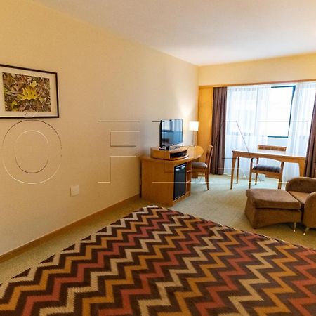 Hotel & Residencia Alphaville Баруэри Экстерьер фото